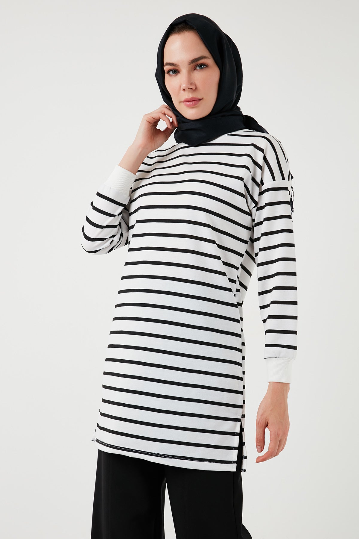 Lela Modest Çizgili Pamuklu Regular Fit Bisiklet Yaka Bayan Tunik 5865784 BEYAZ