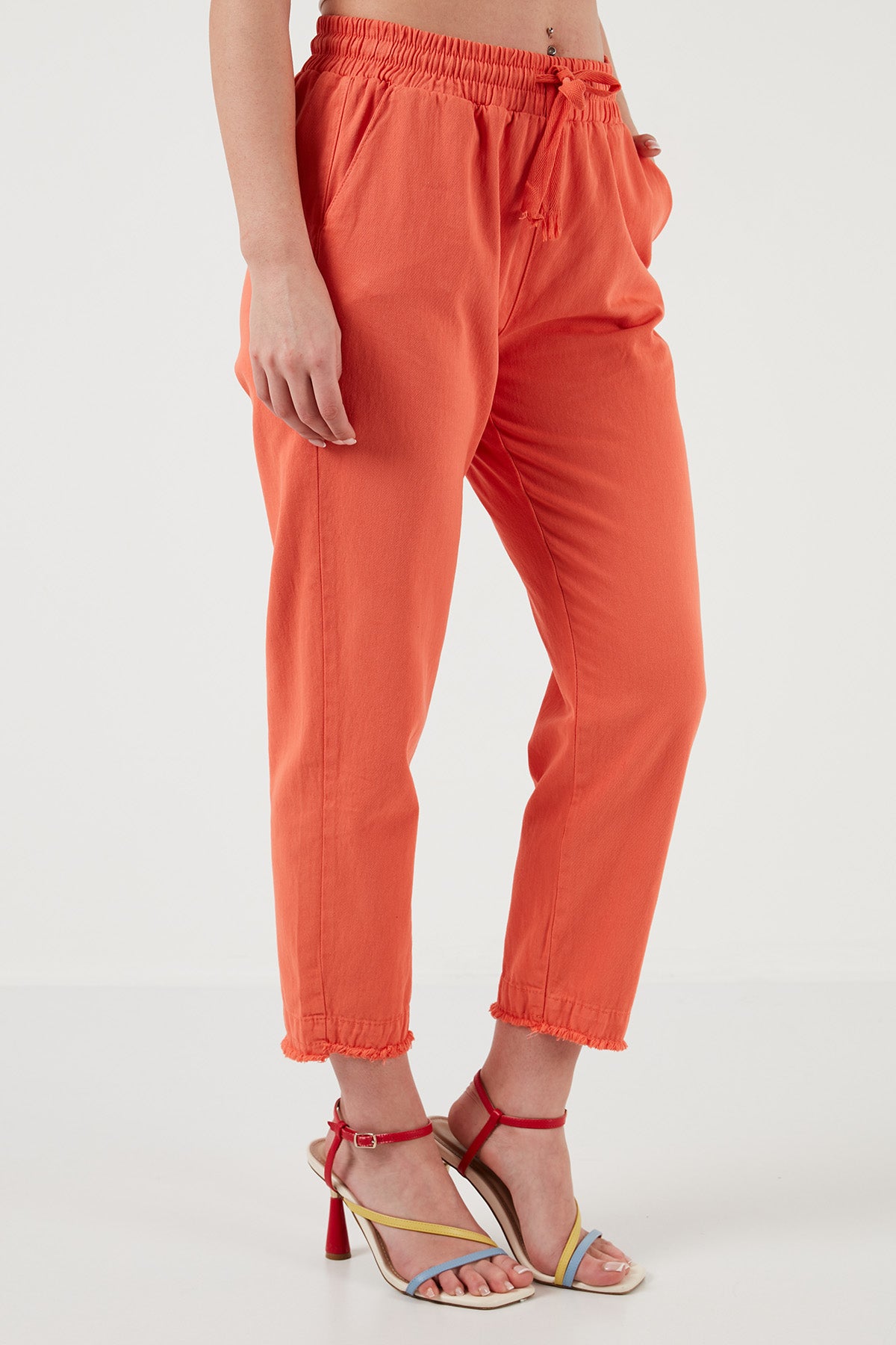 Lela Pamuklu Normal Bel Regular Fit Düz Paça Bayan Pantolon 668YP42282S4 ORANGE