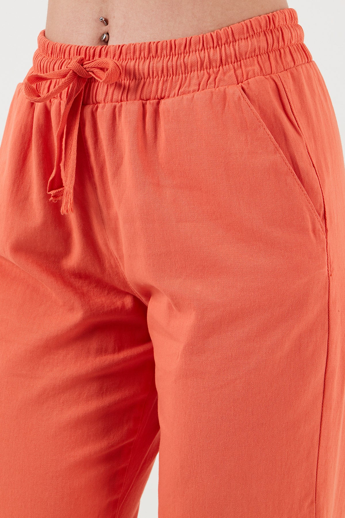 Lela Pamuklu Normal Bel Regular Fit Düz Paça Bayan Pantolon 668YP42282S4 ORANGE