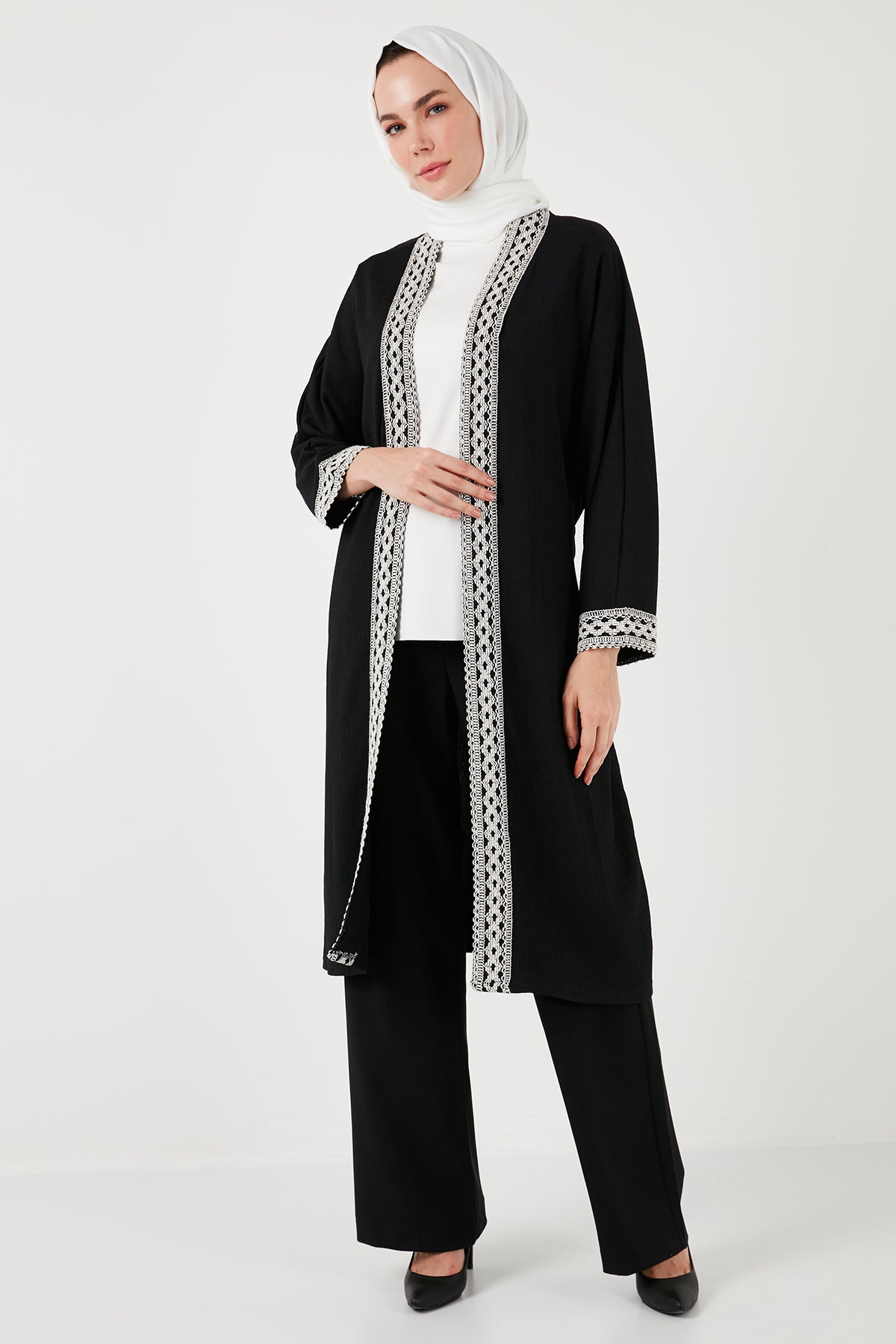 Lela Modest Belden Bağlamalı Relaxed Fit Nakışlı Uzun Bayan Kimono 66958652S4 SİYAH