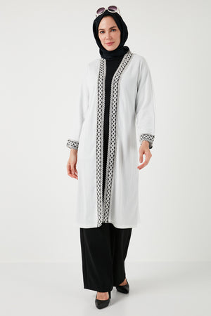 Lela Modest Belden Bağlamalı Relaxed Fit Nakışlı Uzun Bayan Kimono 66958652S4 EKRU