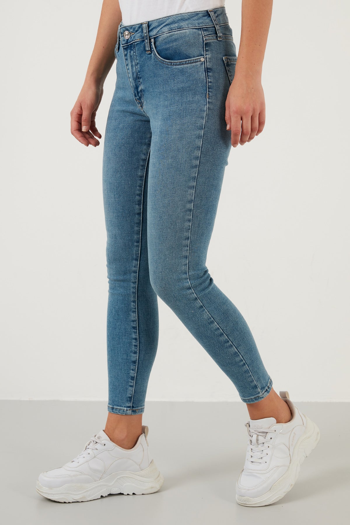 Lela Pamuklu Yüksek Bel Skinny Fit Dar Paça Jeans Bayan Kot Pantolon 639ISABEL AÇIK MAVİ