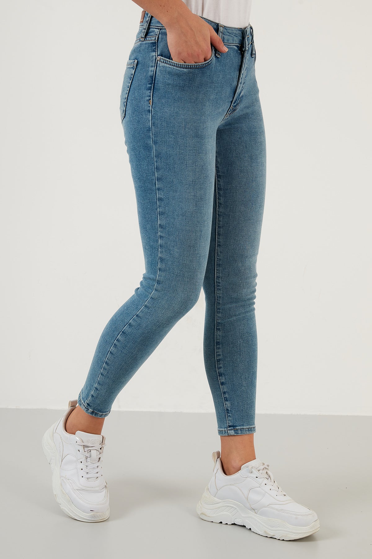 Lela Pamuklu Yüksek Bel Skinny Fit Dar Paça Jeans Bayan Kot Pantolon 639ISABEL AÇIK MAVİ