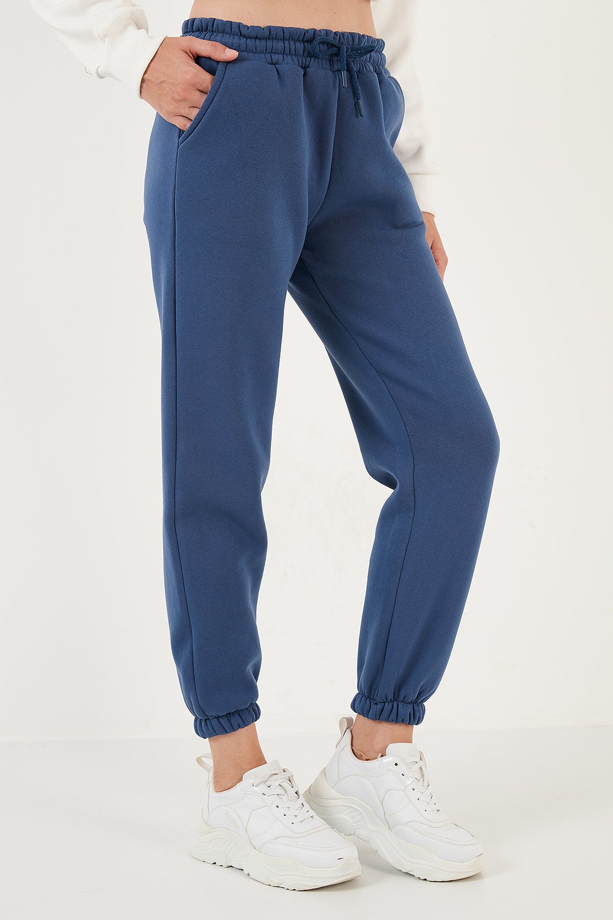 Lela Pamuklu Regular Fit Şardonlu Jogger Bayan Eşofman Altı 5864276K LACİVERT