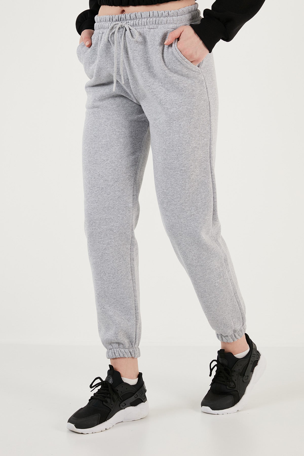 Lela Pamuklu Regular Fit Şardonlu Jogger Bayan Eşofman Altı 5864276K GRİ MELANJ