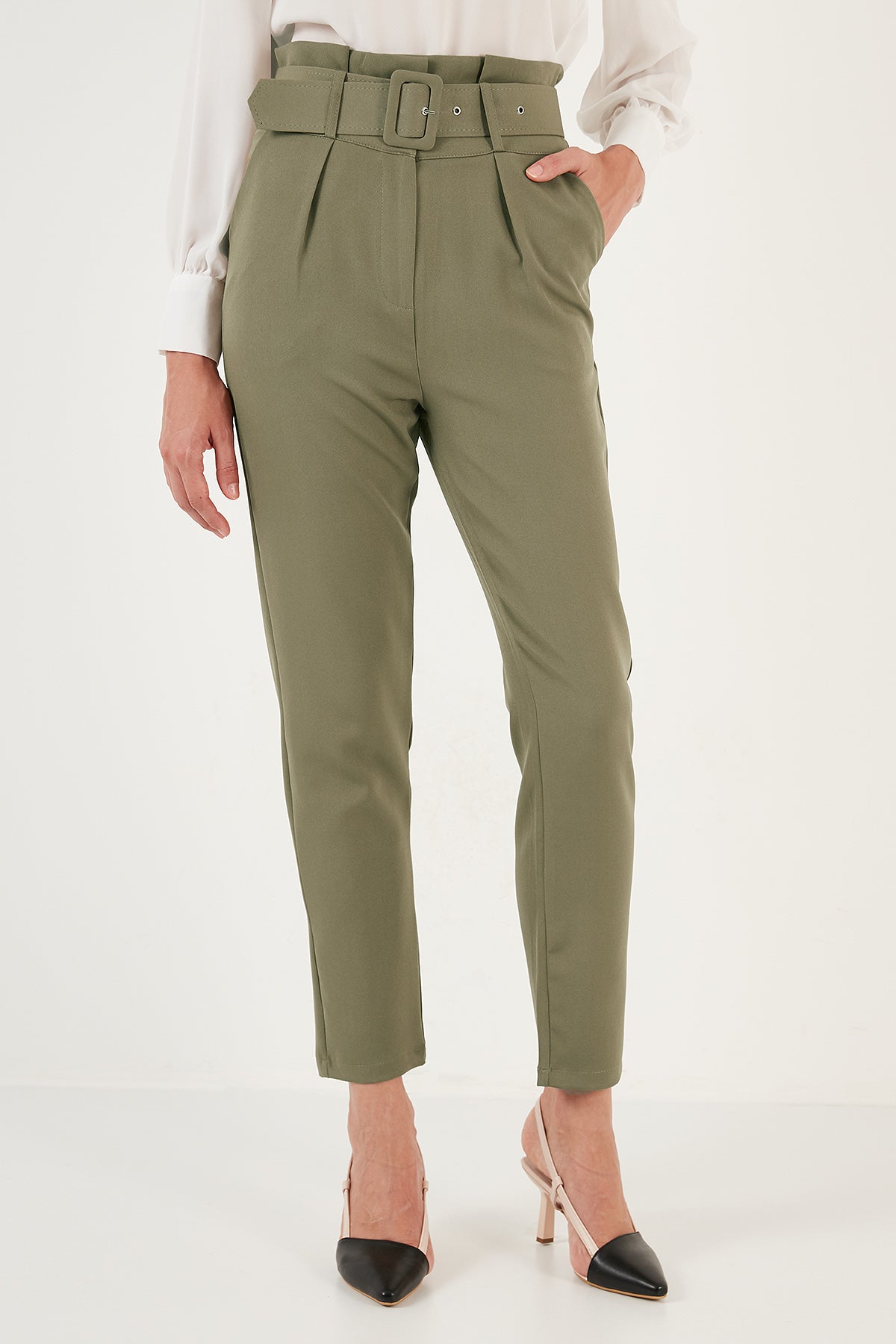 Lela Yüksek Bel Cepli Kemerli Regular Fit Kumaş Bayan Pantolon 611PL04 Olive