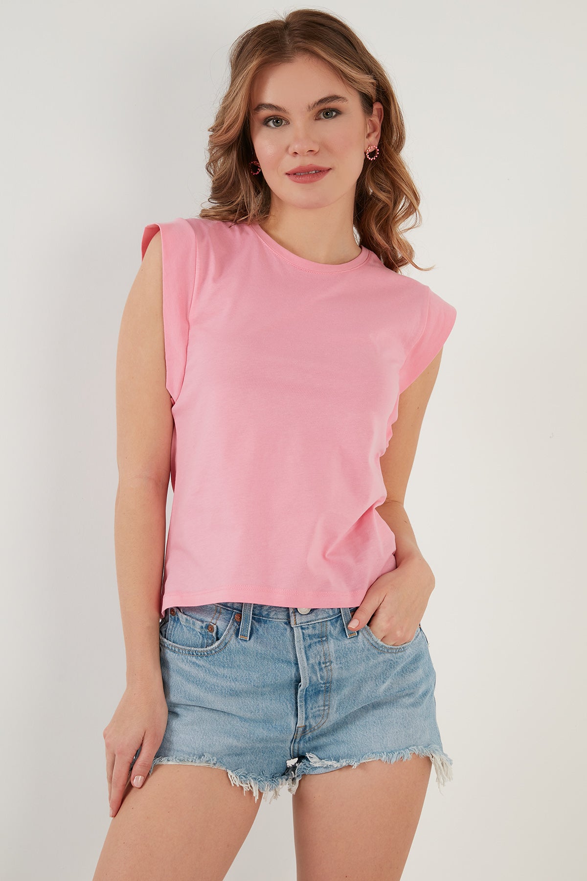 Lela Pamuklu Bisiklet Yaka Kolsuz Basic Bayan T Shirt 5864201 Şeker Pembe