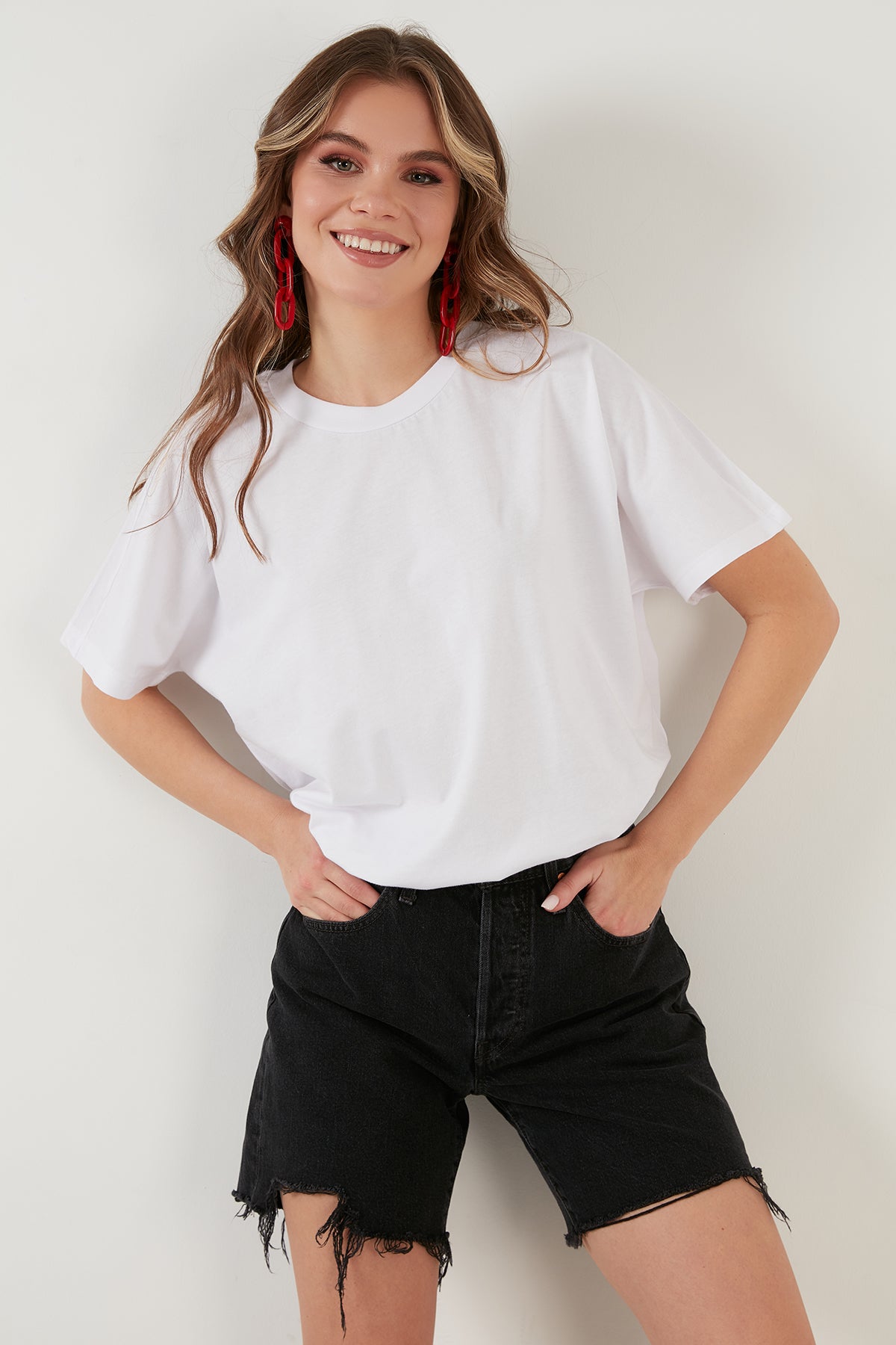 Lela Oversize % 100 Pamuk Bisiklet Yaka Basic Bayan T Shirt 5864489 BEYAZ