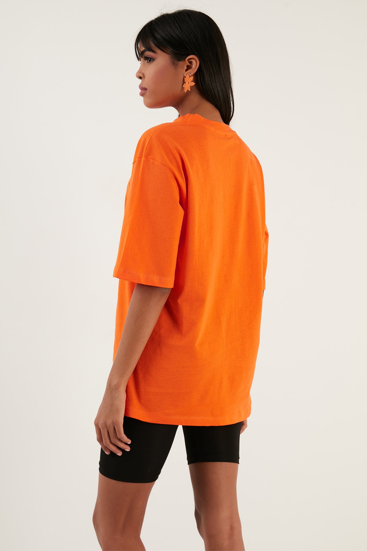 Lela Pamuklu Oversize Bisiklet Yaka Bayan T Shirt 5864562 ORANJ