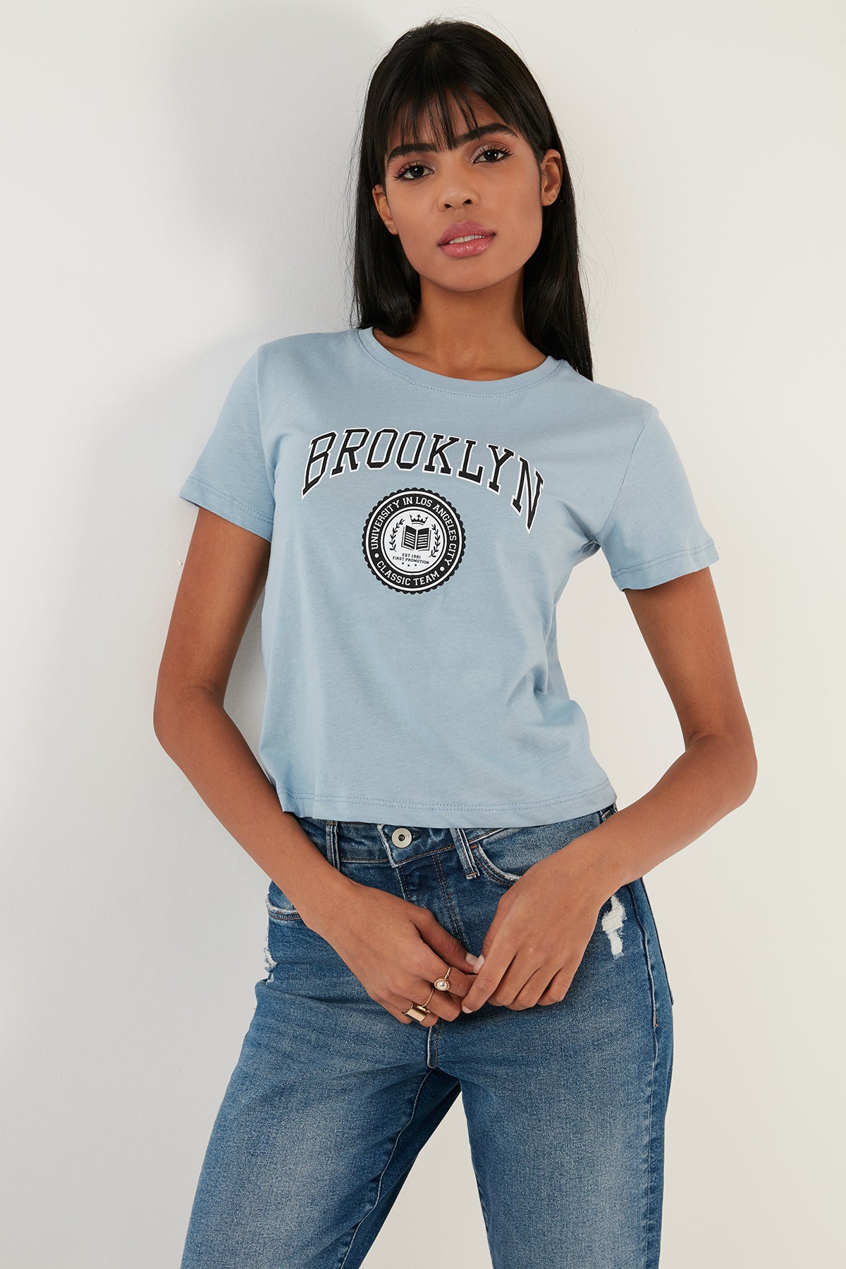 Lela Brooklyn Baskılı Bisiklet Yaka Dar Kesim Bayan T Shirt 5864581 BEBE MAVİ